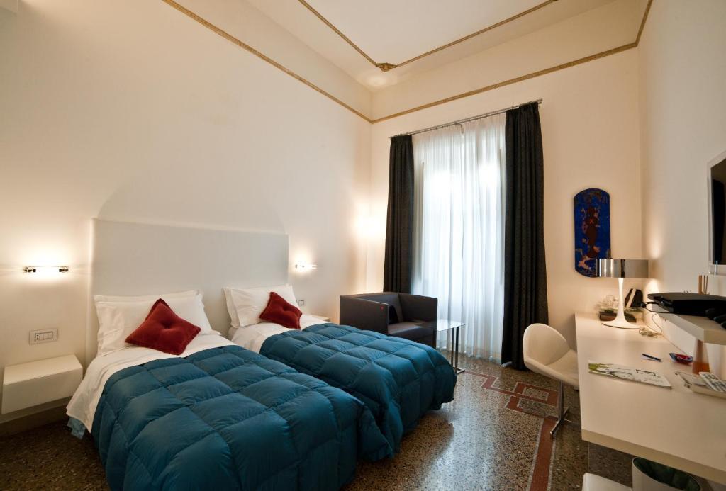 Town House Cavour Bed and Breakfast Reggio di Calabria Værelse billede
