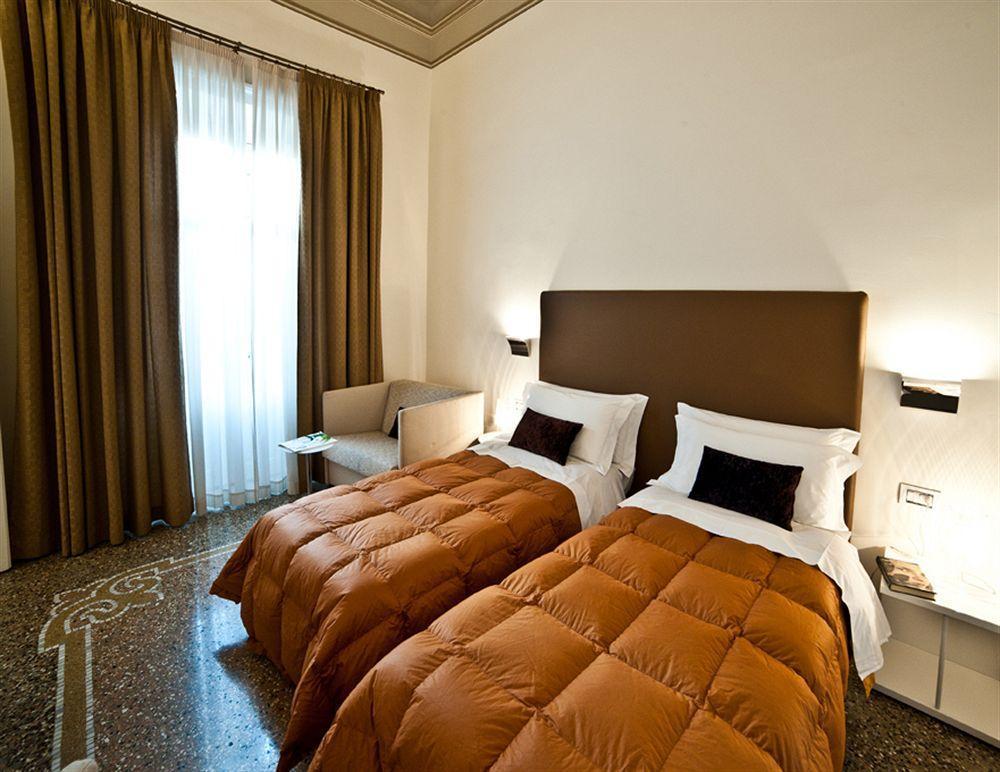 Town House Cavour Bed and Breakfast Reggio di Calabria Eksteriør billede