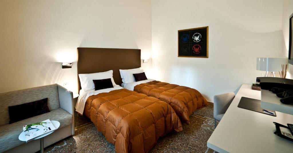 Town House Cavour Bed and Breakfast Reggio di Calabria Værelse billede