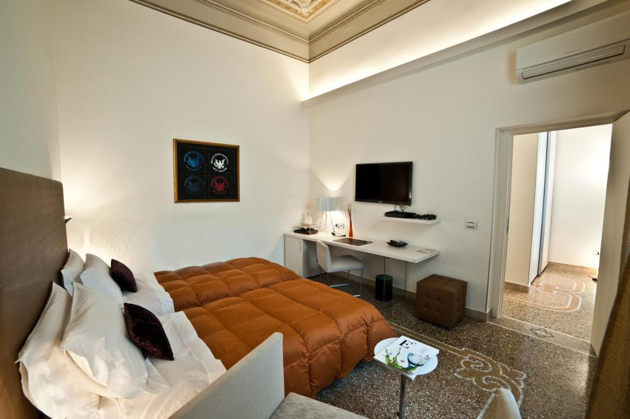 Town House Cavour Bed and Breakfast Reggio di Calabria Værelse billede