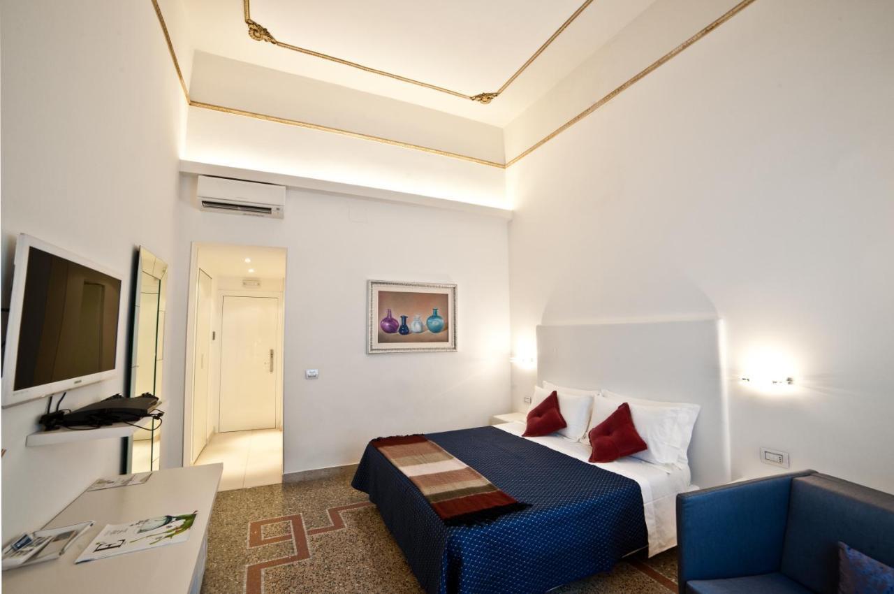 Town House Cavour Bed and Breakfast Reggio di Calabria Værelse billede